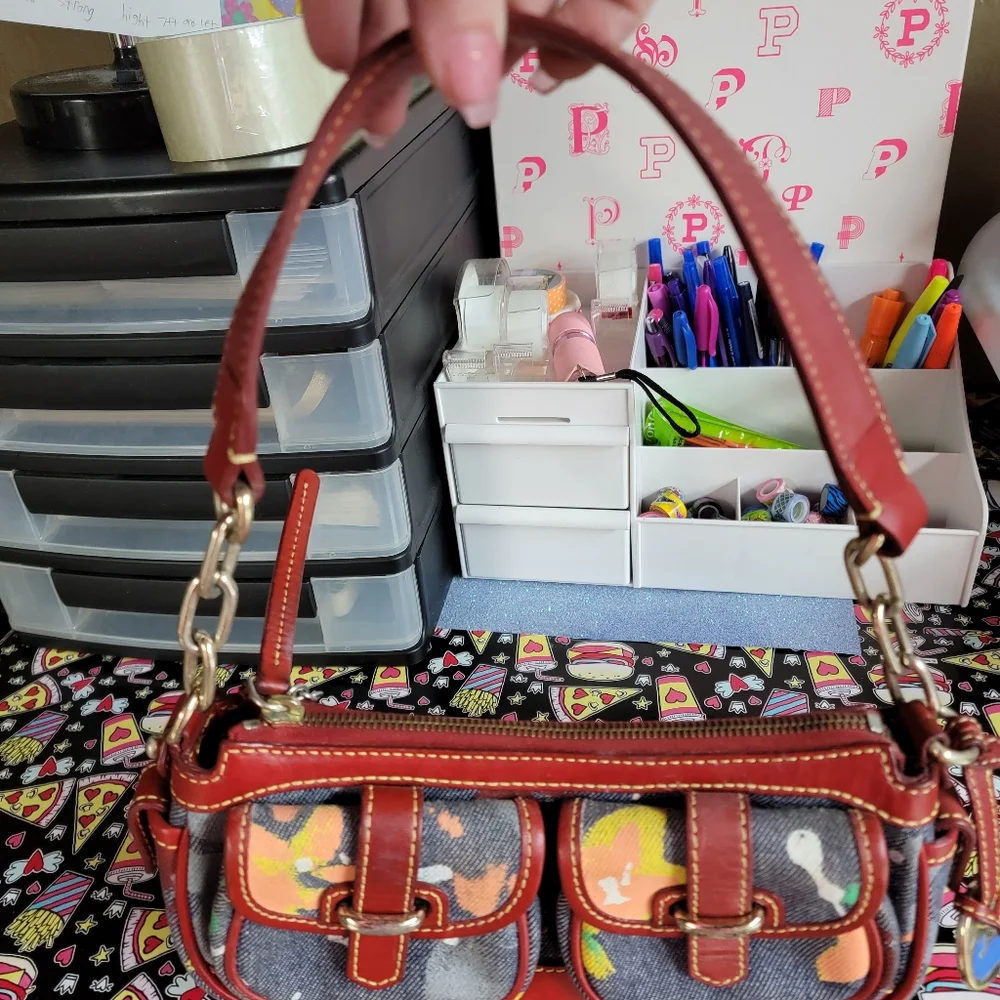 Dooney & Bourke Splash Small Baguette - Picture 3 of 9